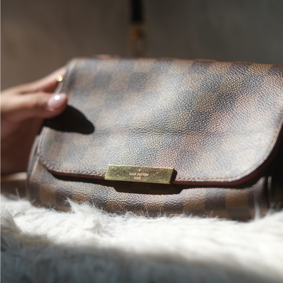 Louis Vuitton Crossbody Bag - Picture 6 of 8